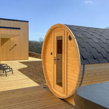 In With Sauna